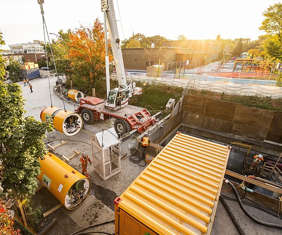 Microtunneling under the Metropolitan Highway